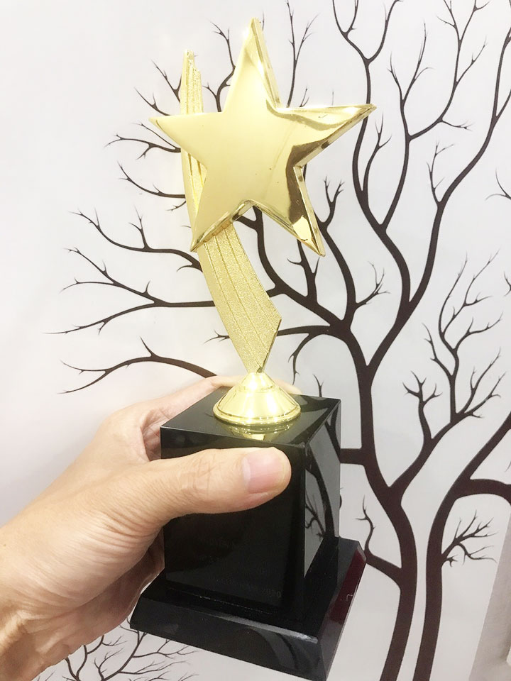 Cúp vinh danh cao cấp TC-CPS12