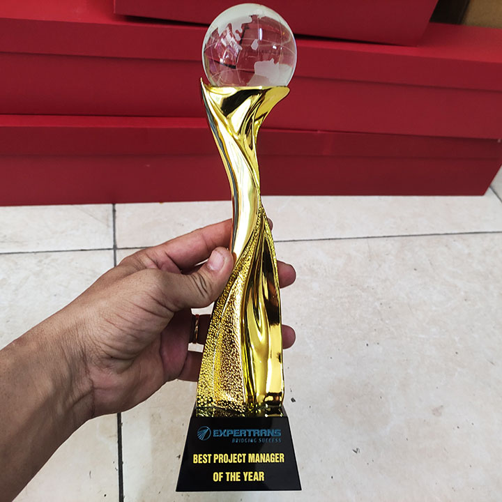 Cúp vinh danh TC-CPS2