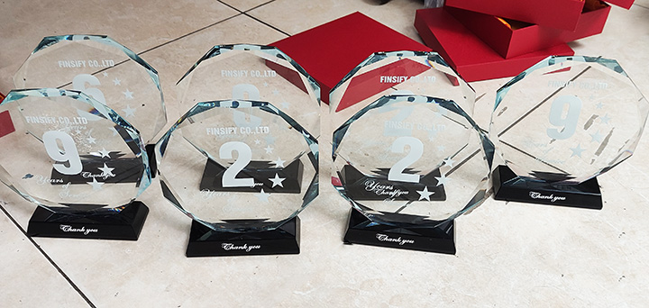 Biểu trưng bát giác (Đế đen)