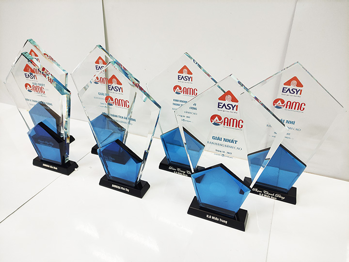 Biểu trưng pha lê thẻ bài