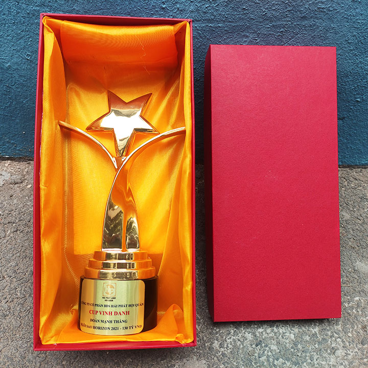 Cúp vinh danh cao cấp TC-CPS3