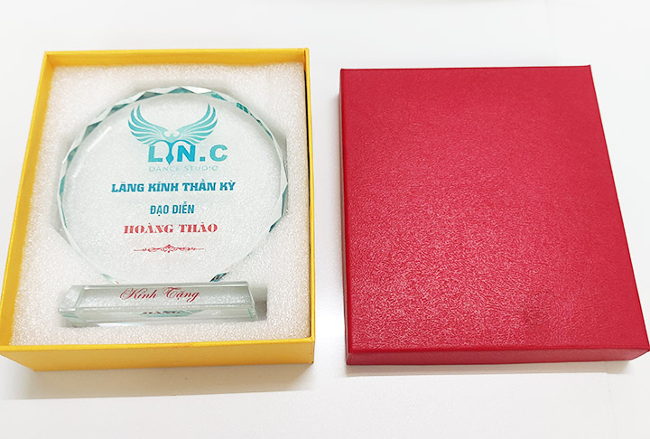 Kỷ niệm chương hình mặt trời