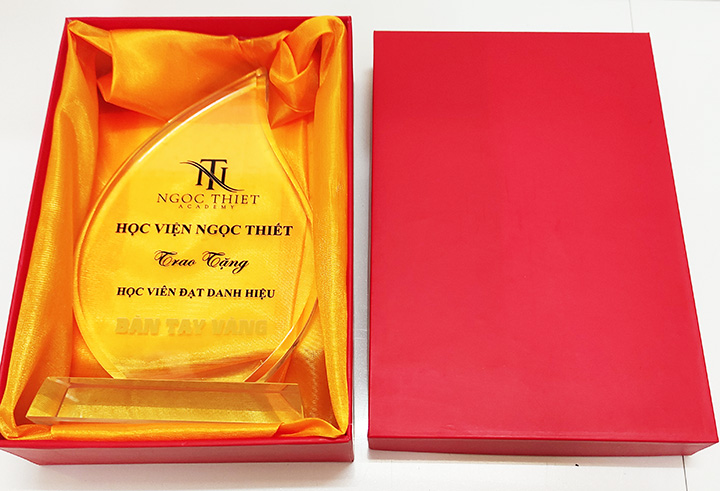 Pha lê giọt nước