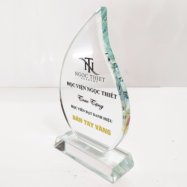 Pha lê giọt nước