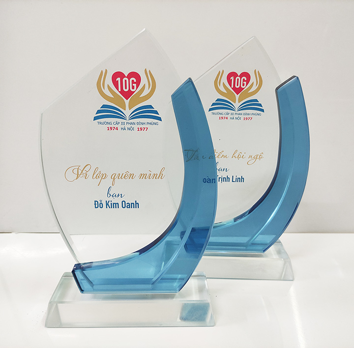 Kỷ niệm chương pha lê cánh sen