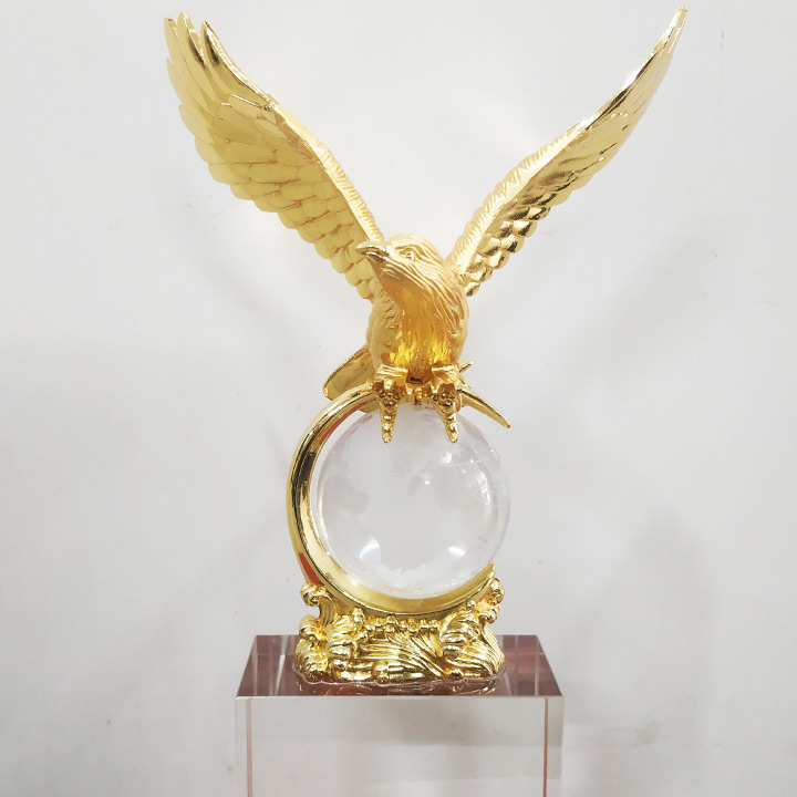 Cúp pha lê chim đại bàng