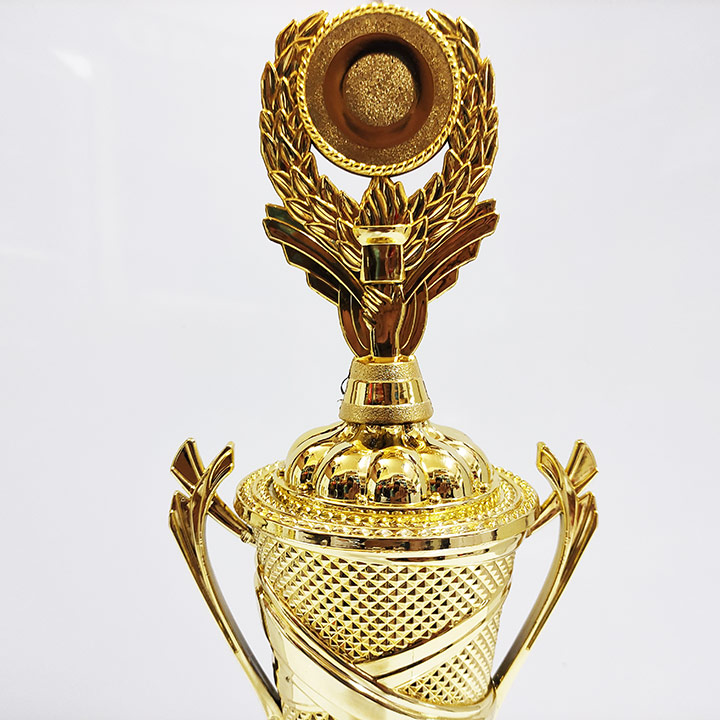 Cúp nhựa mạ vàng 1803