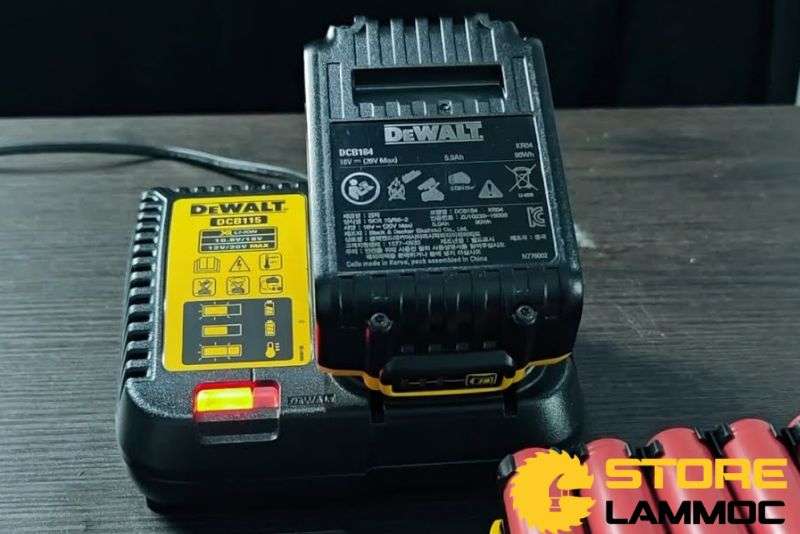 Cách Sửa Chữa Sạc Pin DeWALT Nháy Đèn Đỏ Nhanh