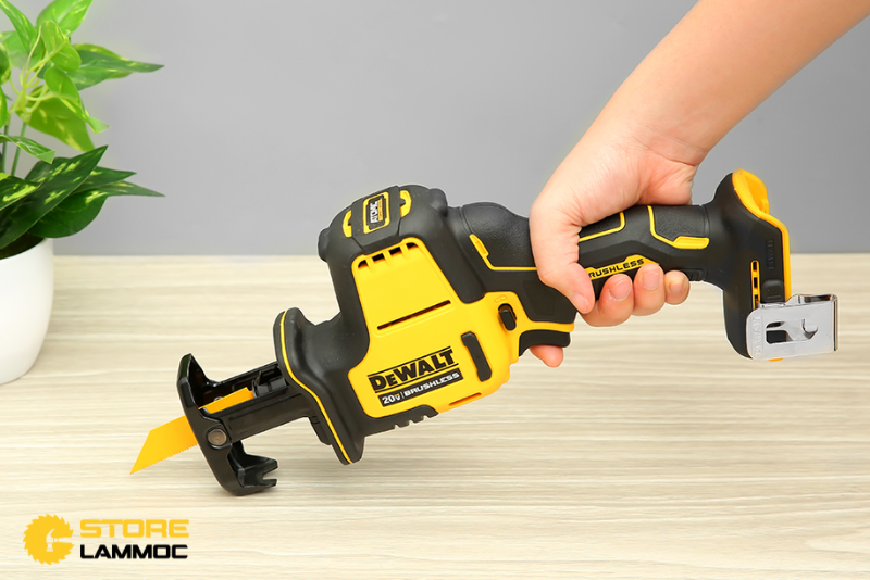 Cưa Kiếm Pin Dewalt: Giải Pháp Hiệu Quả Cho Việc Tỉa Cành