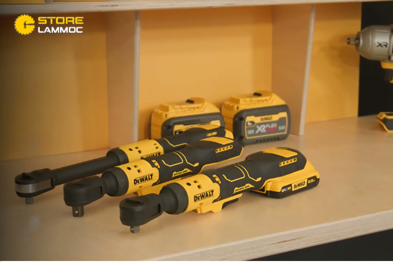 Đánh giá chi tiết máy bắn bu lông góc pin Dewalt DCF513