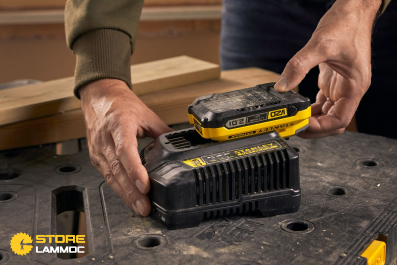 Đế Chuyển Pin Stanley Fatmax: Đánh Giá Chi Tiết