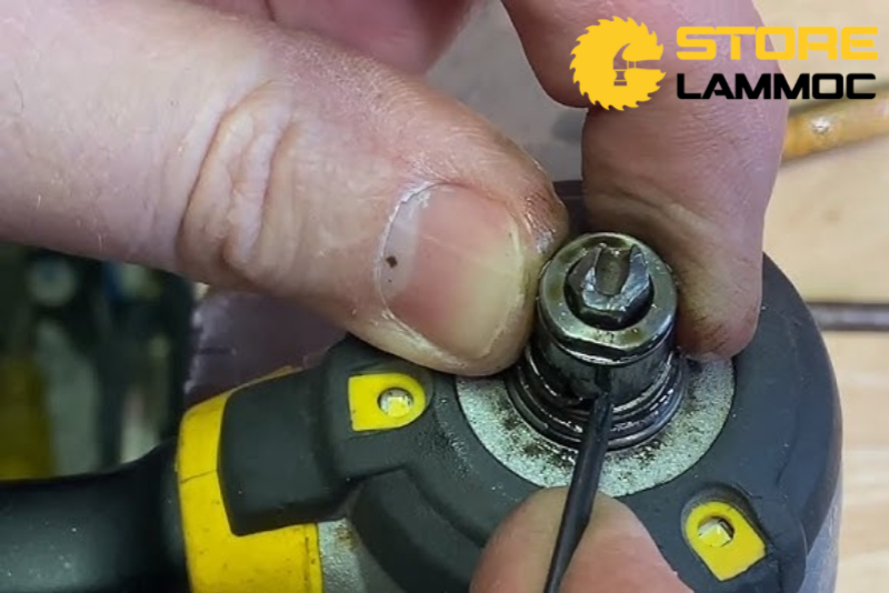 Hướng Dẫn Sửa Chữa Đầu Kẹp Trên Máy Bắn Vít Dewalt DCF887