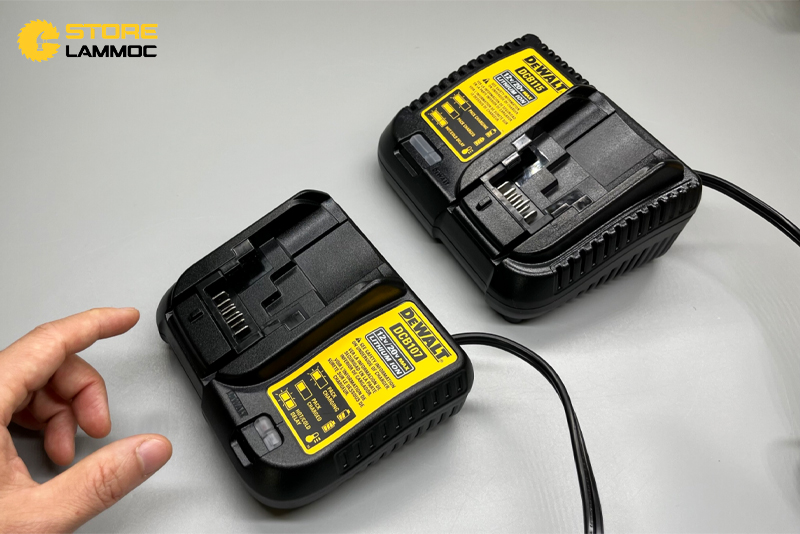 Tìm hiểu sự khác biệt giữa sạc pin DeWALT DCB107 và DCB115