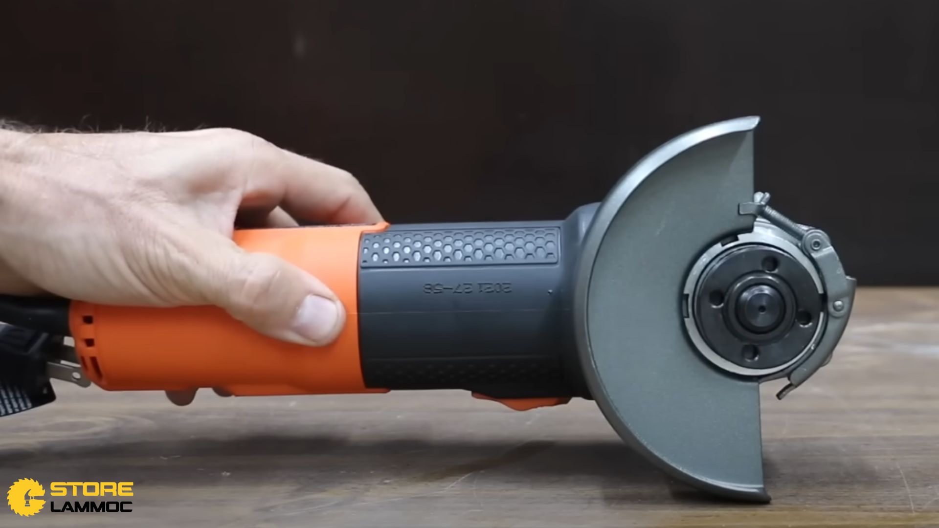 BLACK&DECKER - Máy mài góc giá tầm trung 