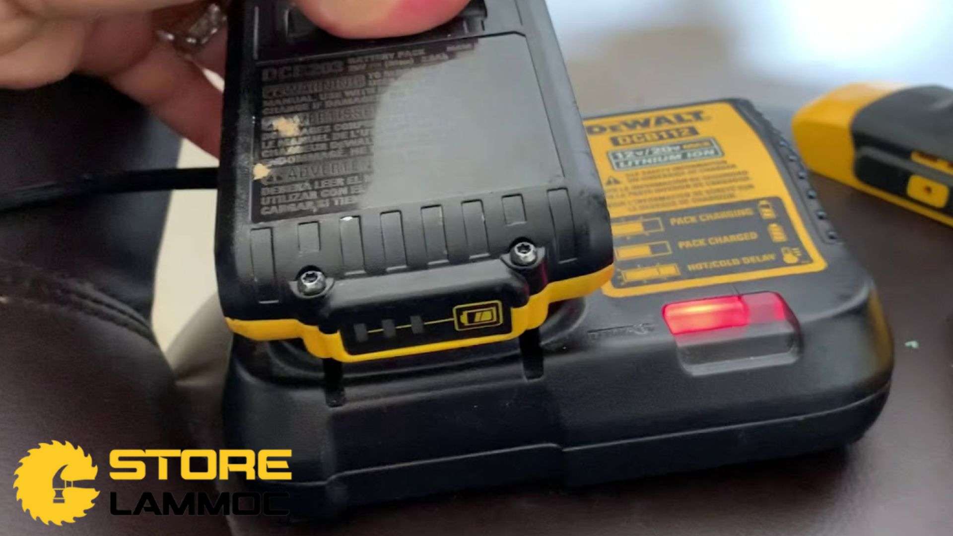 Bộ sạc DeWALT