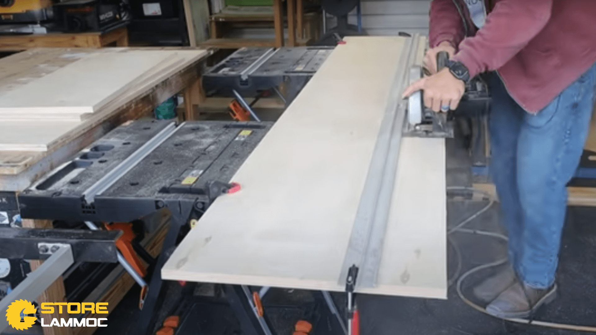 Cắt gỗ plywood