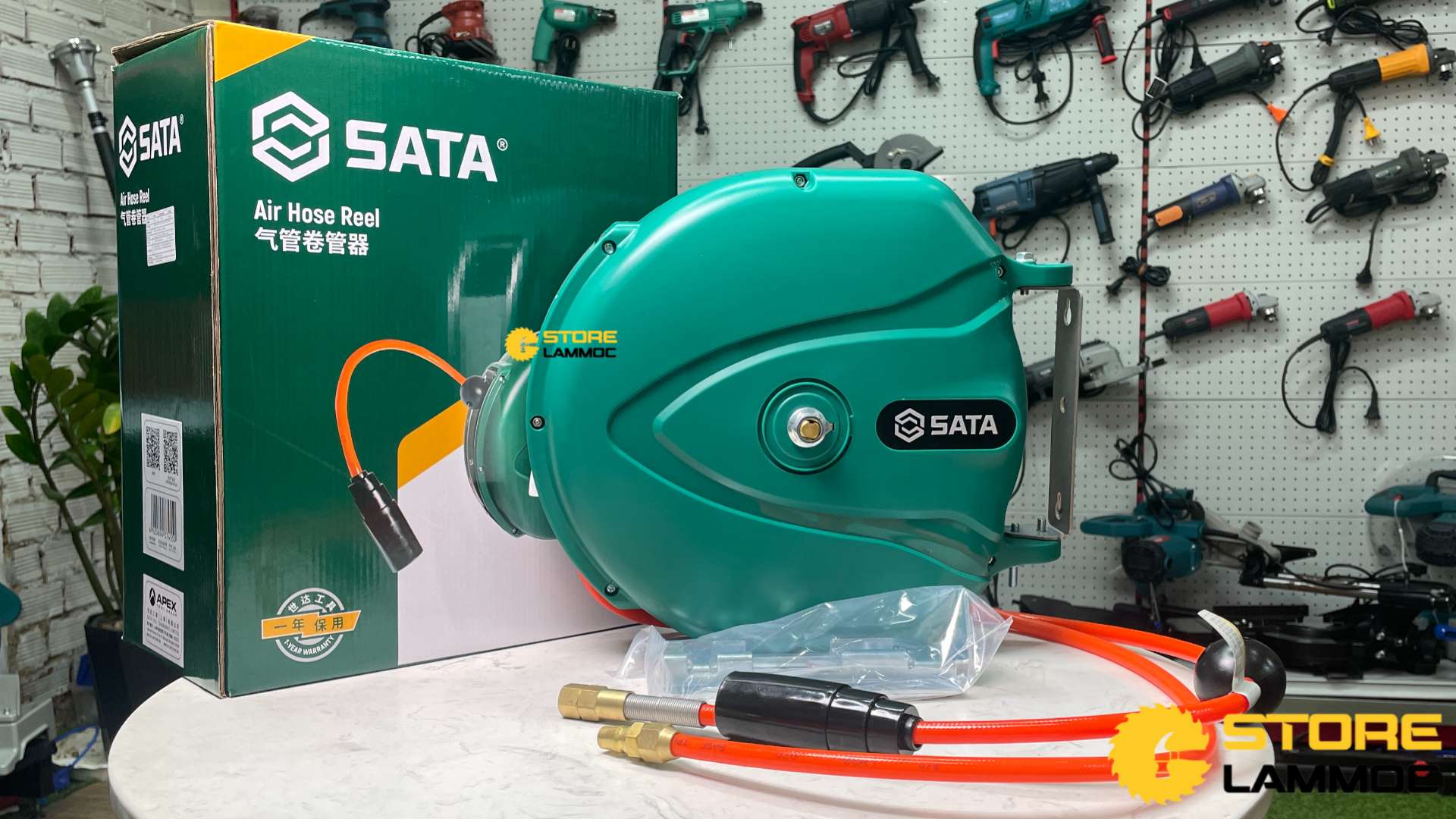 Cuộn dây hơi tự rút phi 6.5x10m Sata 98003
