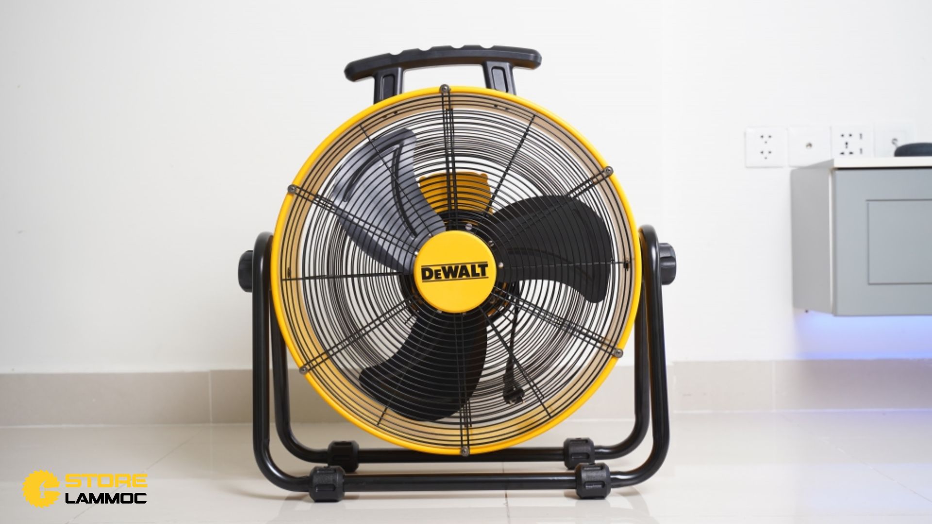 Đặc Điểm Nổi Bật Của Máy Quạt Công Nghiệp Dewalt