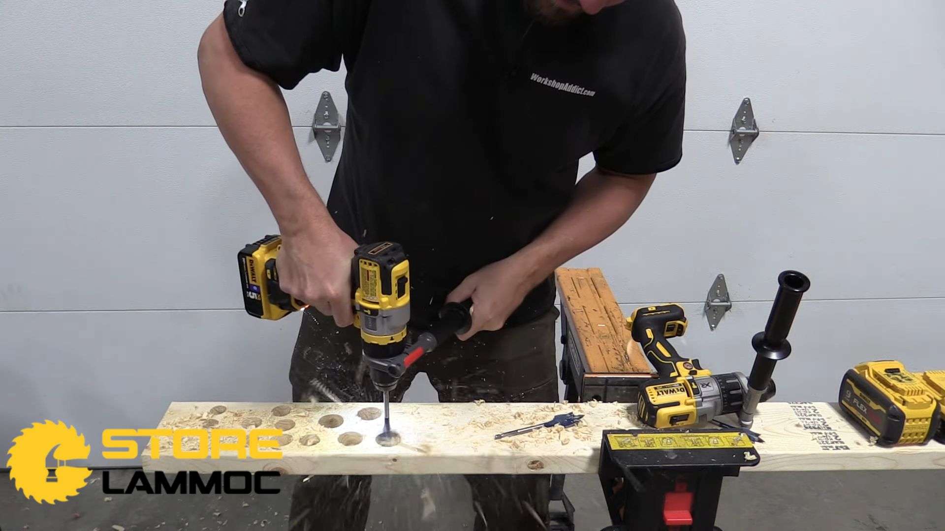 Thử nghiệm máy khoan pin Dewalt DCD999