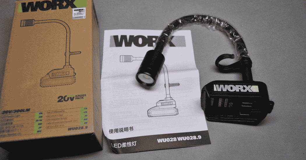 den-led-de-ban-dung-pin-worx-wu028152b