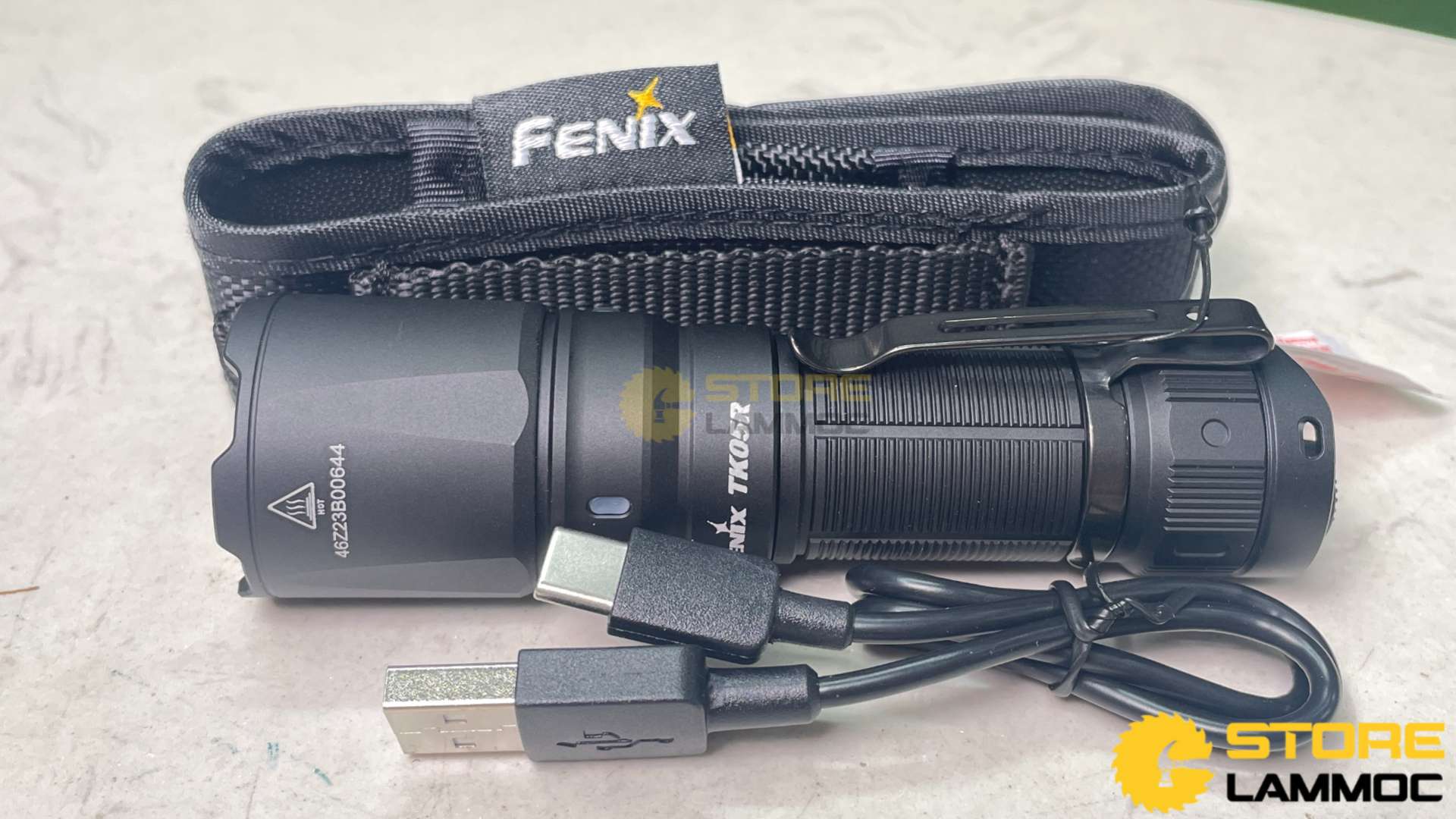 Đèn pin cầm tay Fenix FN-TK05R