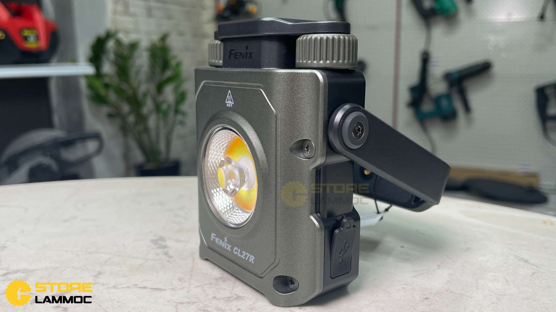 Đèn pin ngoài trời Fenix FN-CL27R