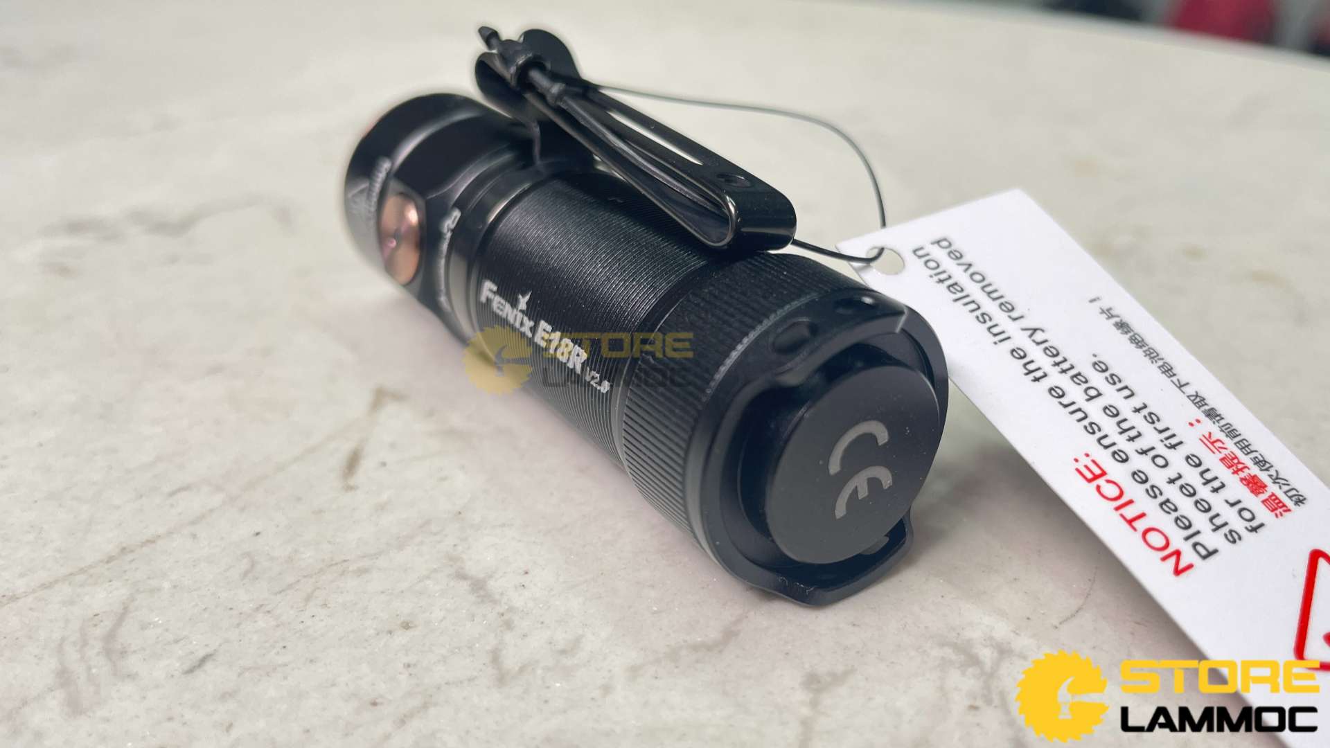 Đèn pin V2.0 độ sáng 1200Lm chiếu xa 146m Fenix FN-E18RV2-BK