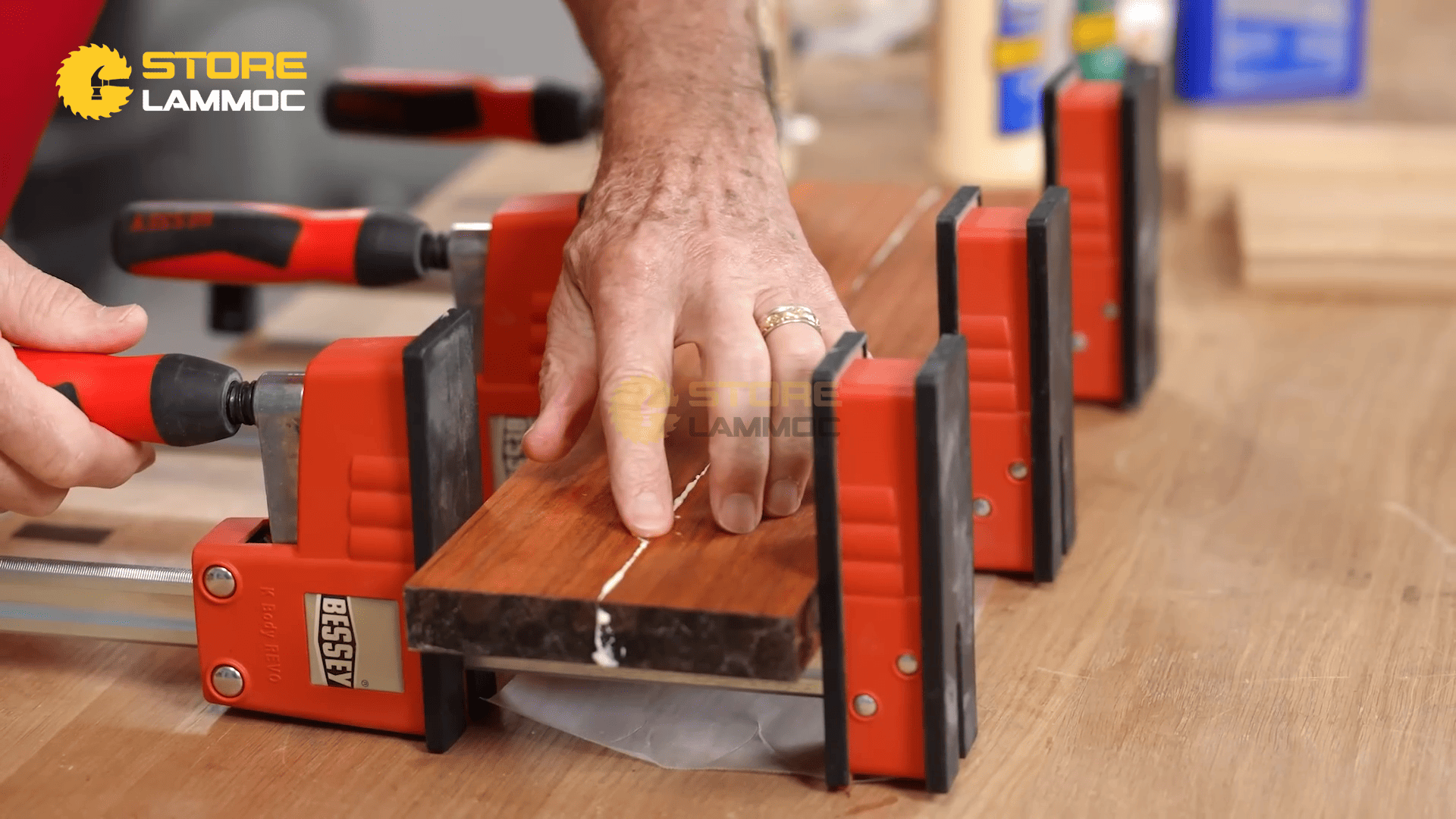 Giải đáp thắc mắc về keo dán gỗ Titebond