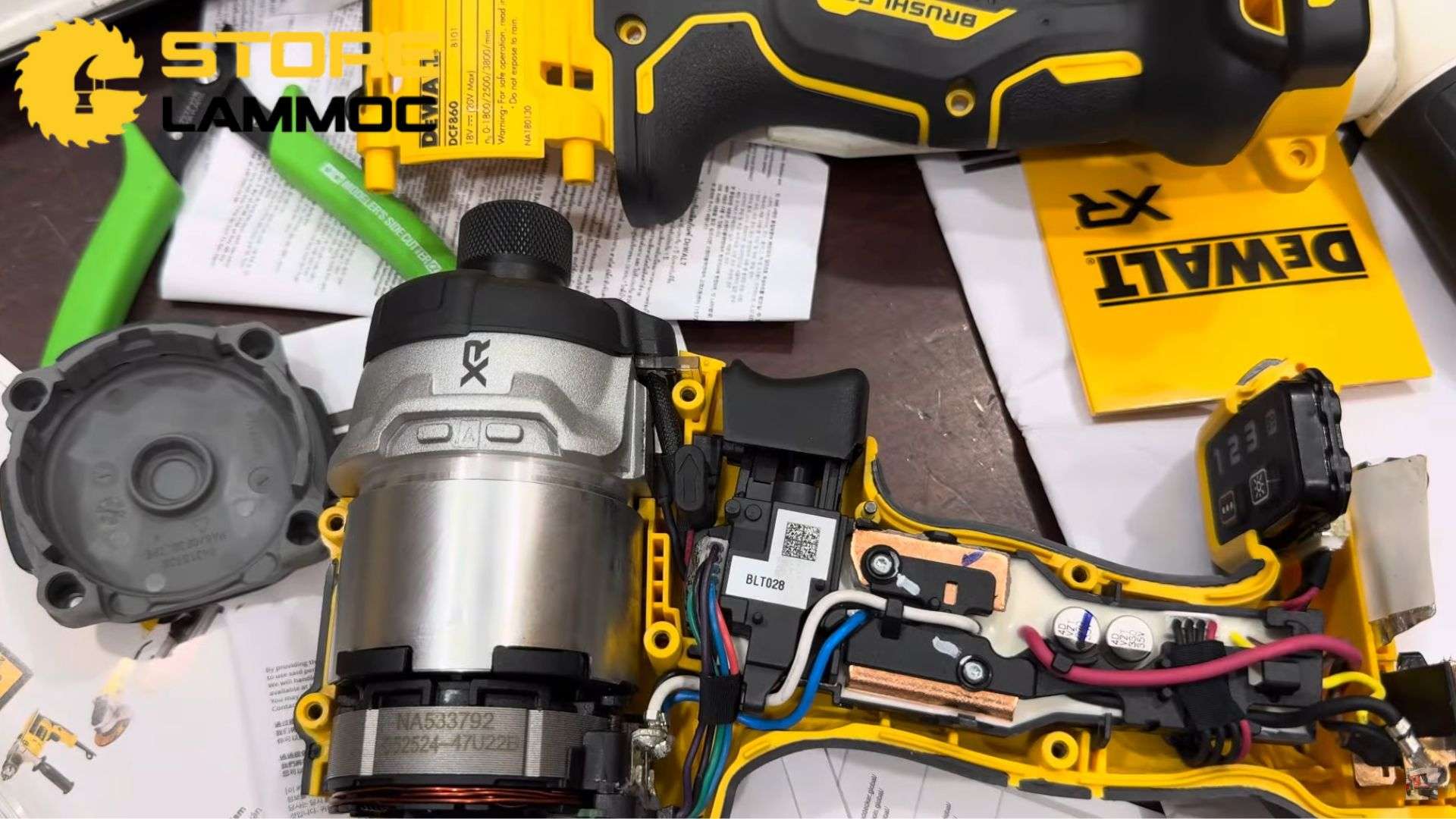 Máy bắn vít pin Dewalt DCF860