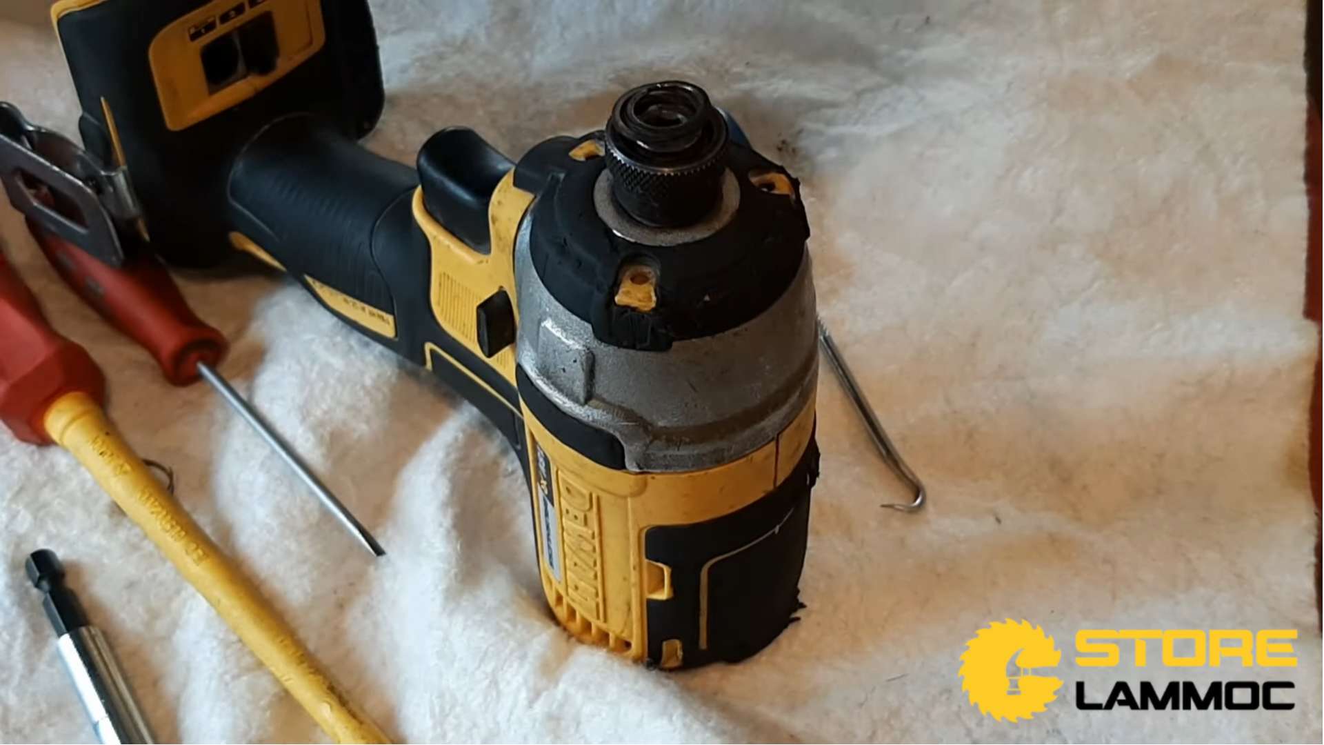 Hướng Dẫn Sửa Chữa Đầu Kẹp Trên Máy Bắn Vít Dewalt DCF887
