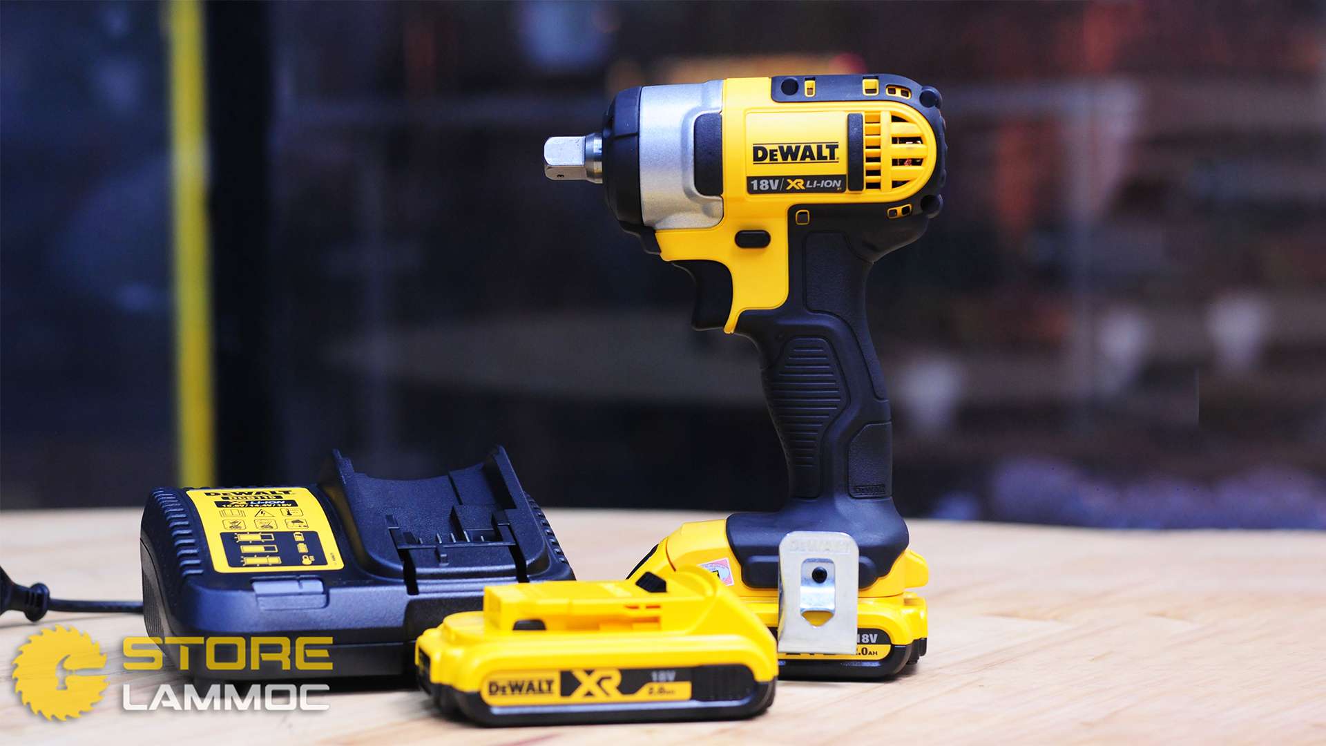 MÁY BẮN BU LÔNG PIN DEWALT DCF880D2 18V