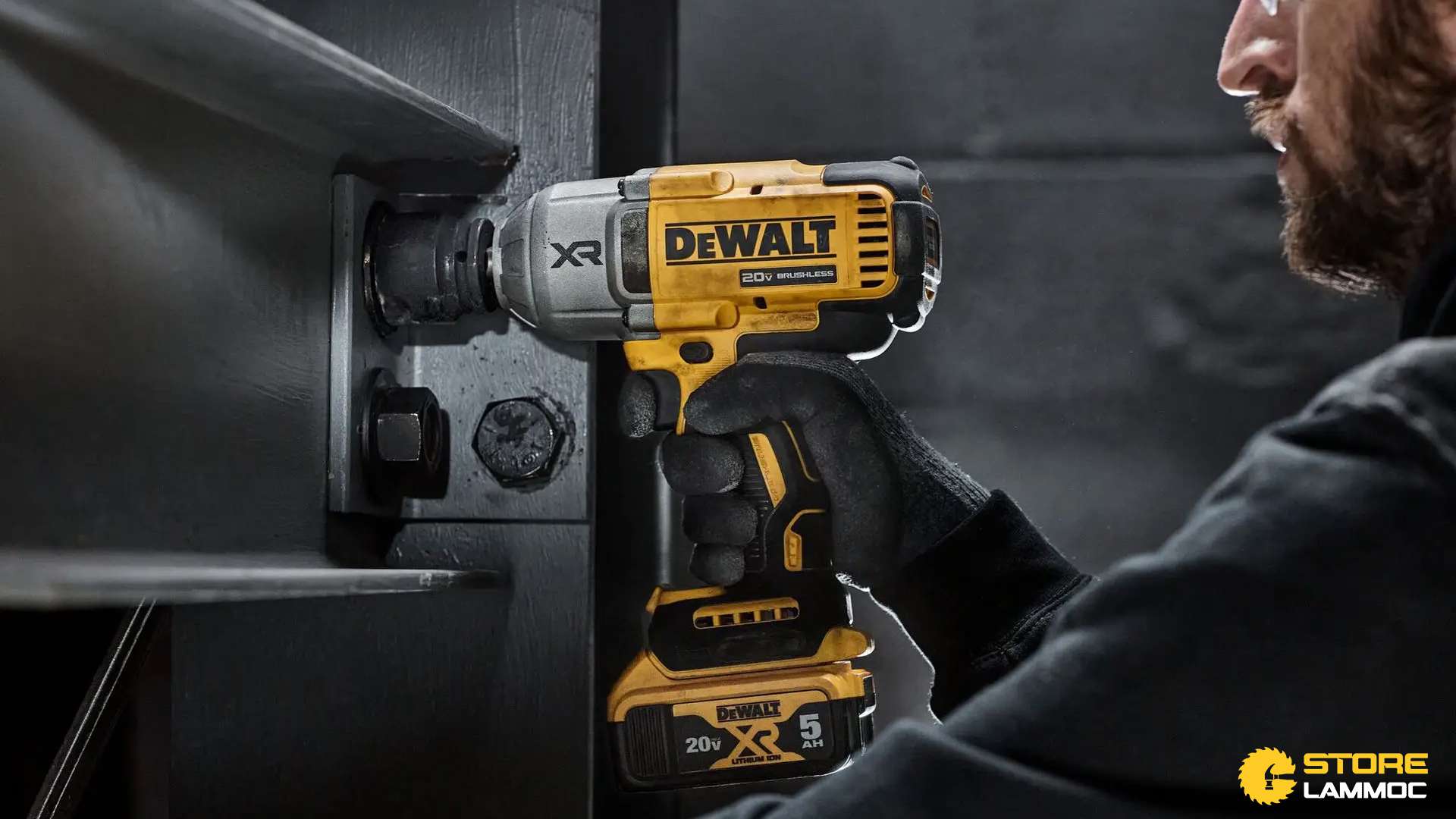 Bắn Bu Lông Pin Dewalt DCF900