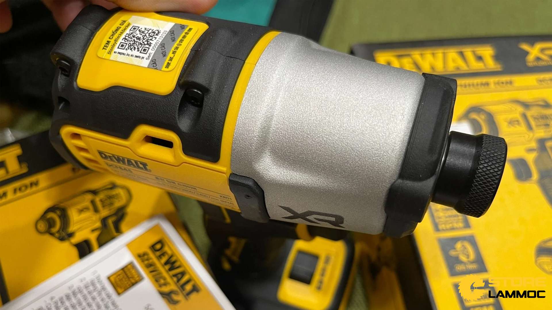 Máy bắn vít pin DeWALT DCF845
