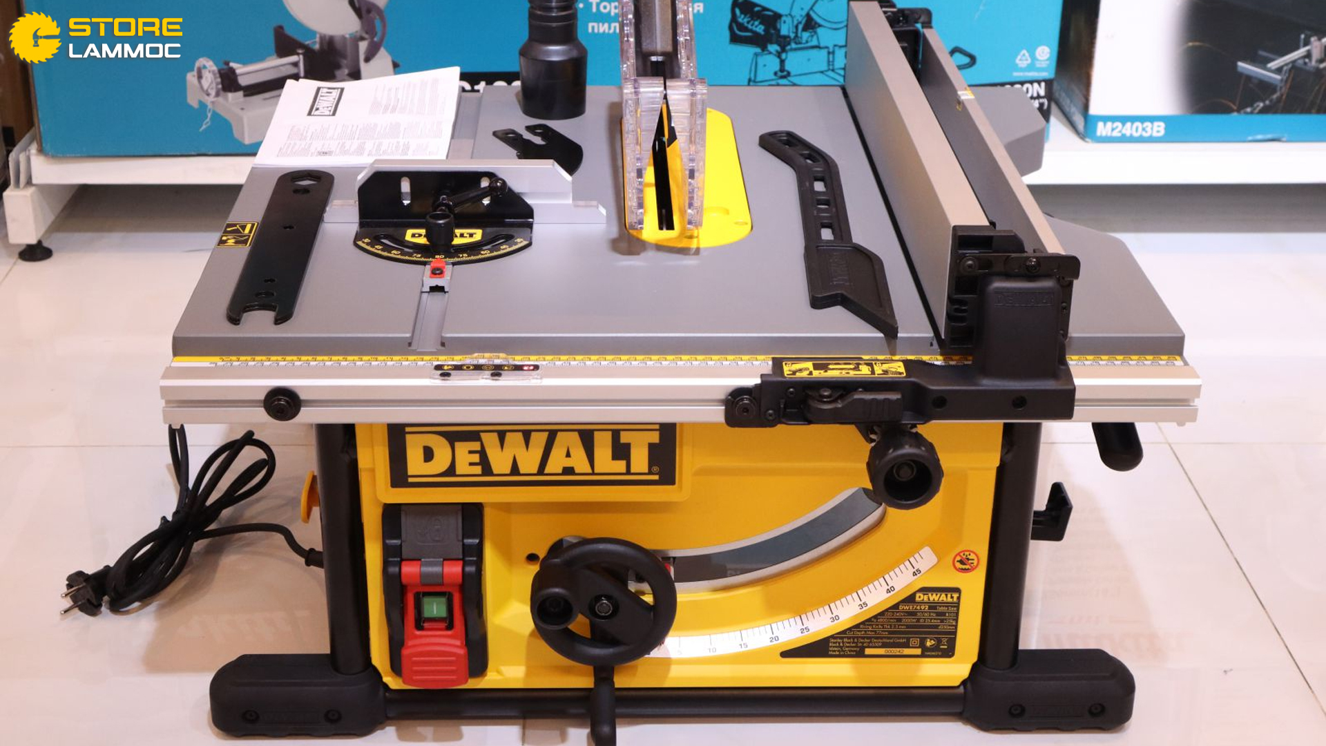 máy cưa bàn Dewalt DWE7492