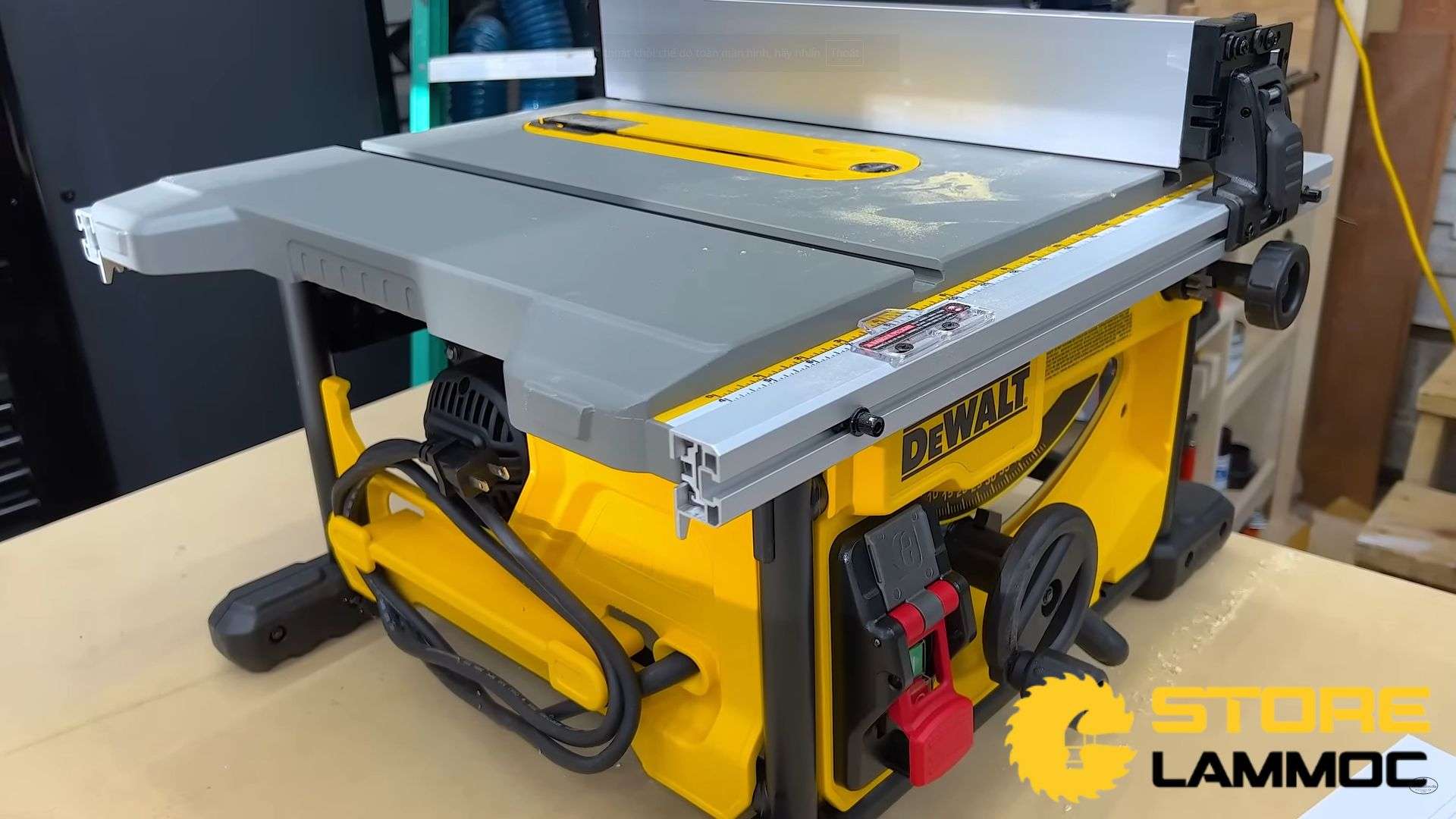 Máy cưa để bàn động cơ gắn liền Dewalt DWE7492A  có lưỡi