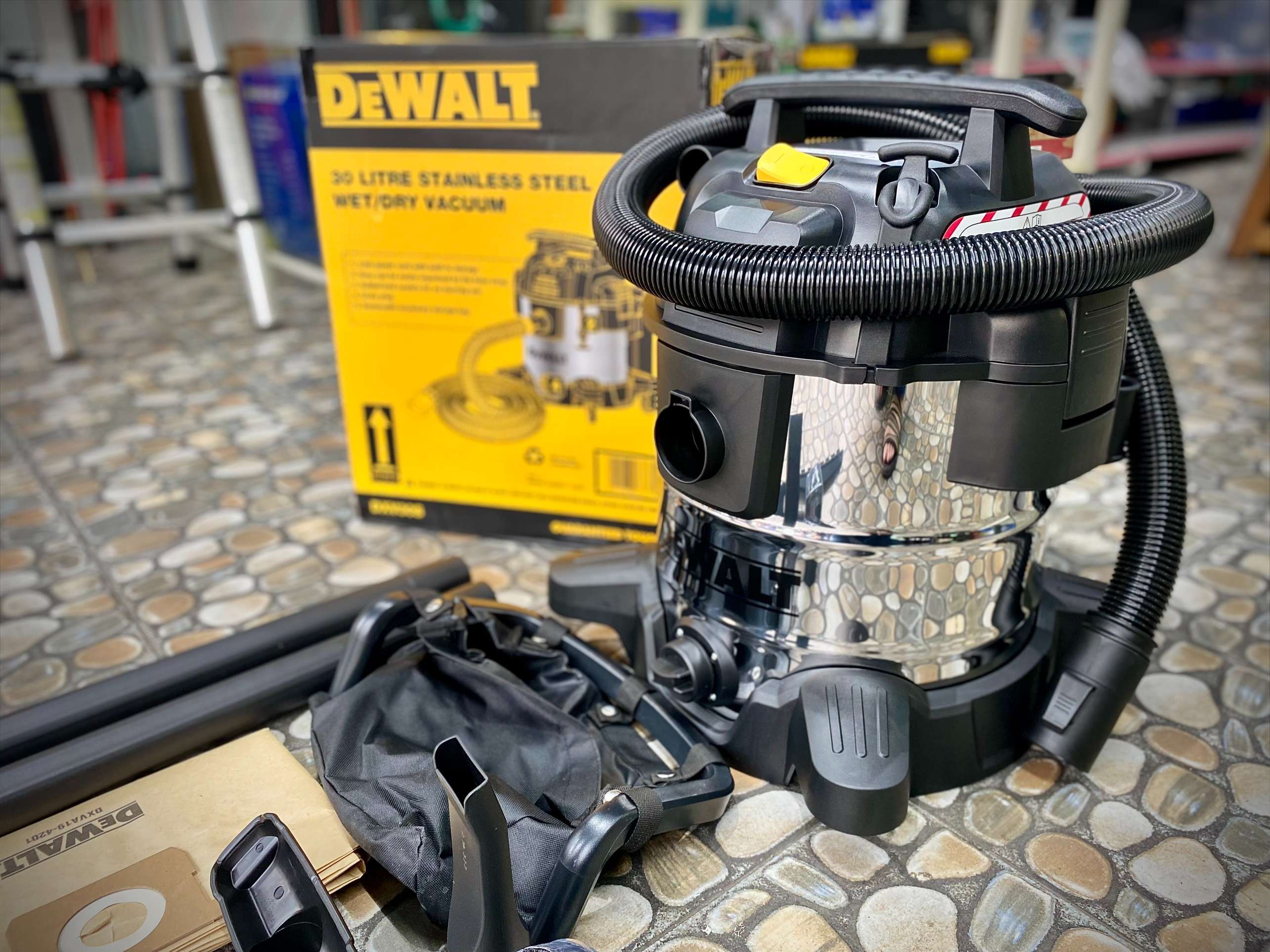 MÁY HÚT BỤI DEWALT DXV30S 30L CÔNG SUẤT 3000W 3 CHỨC NĂNG 3