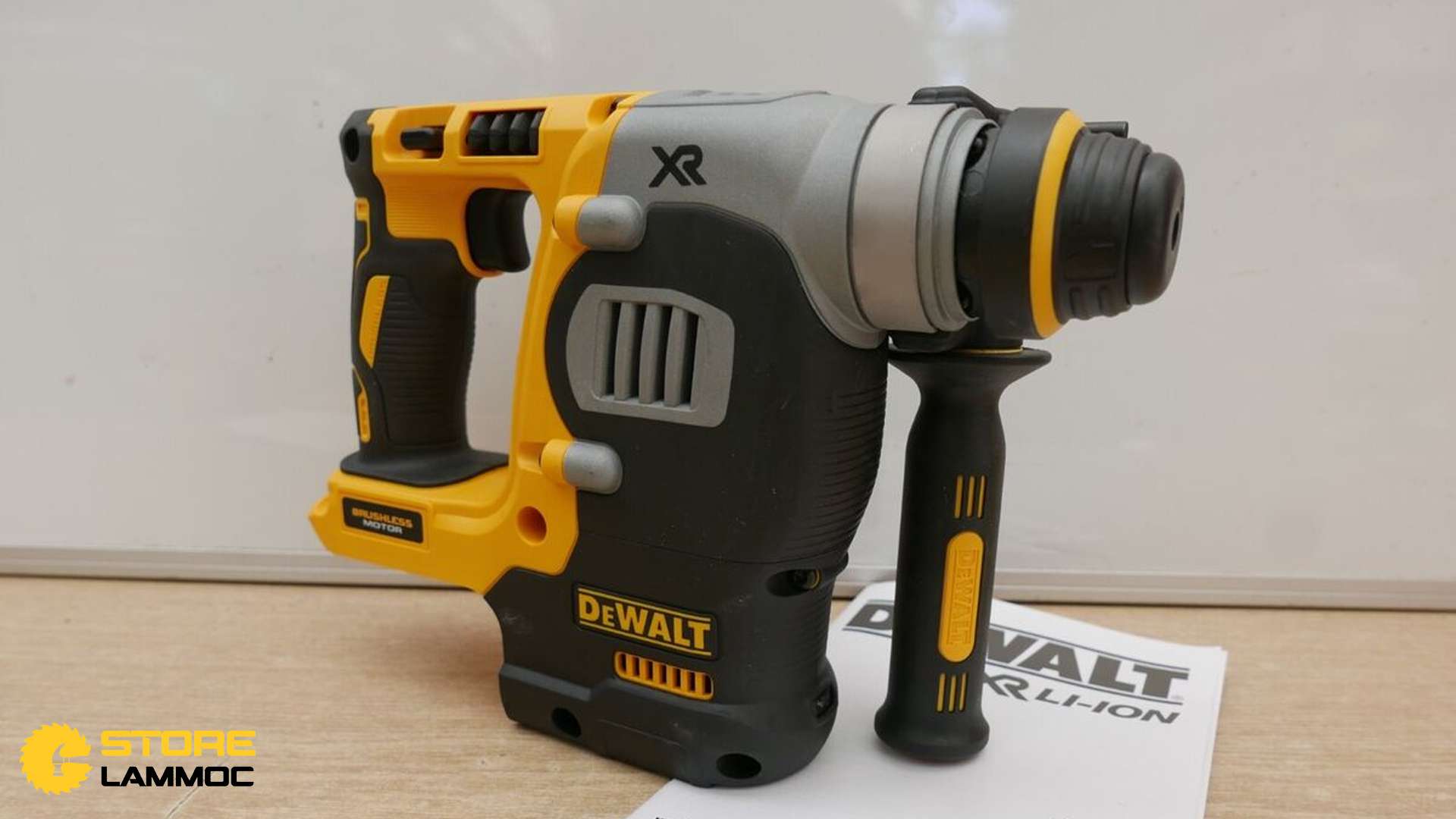 Máy khoan bê tông pin DeWALT DCH273
