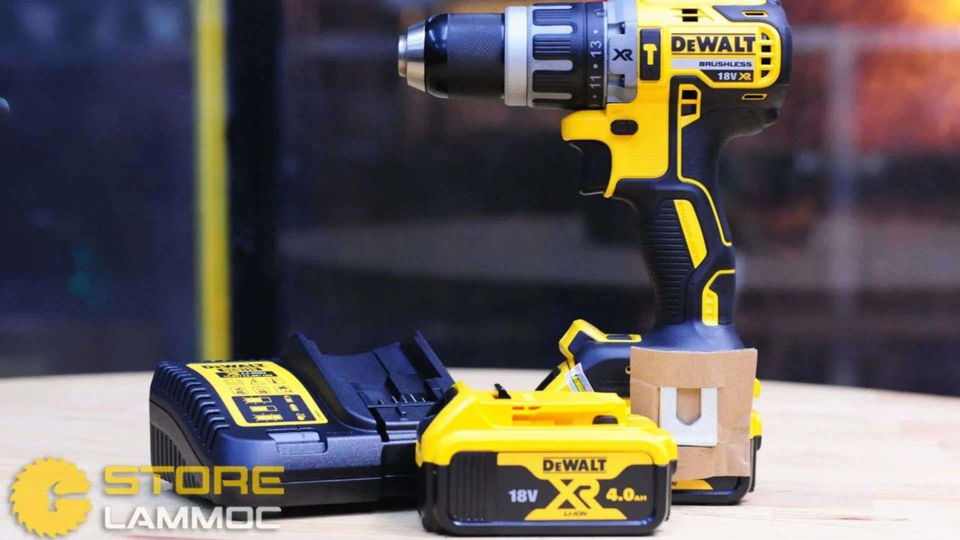 Máy khoan pin Dewalt DCD796M2