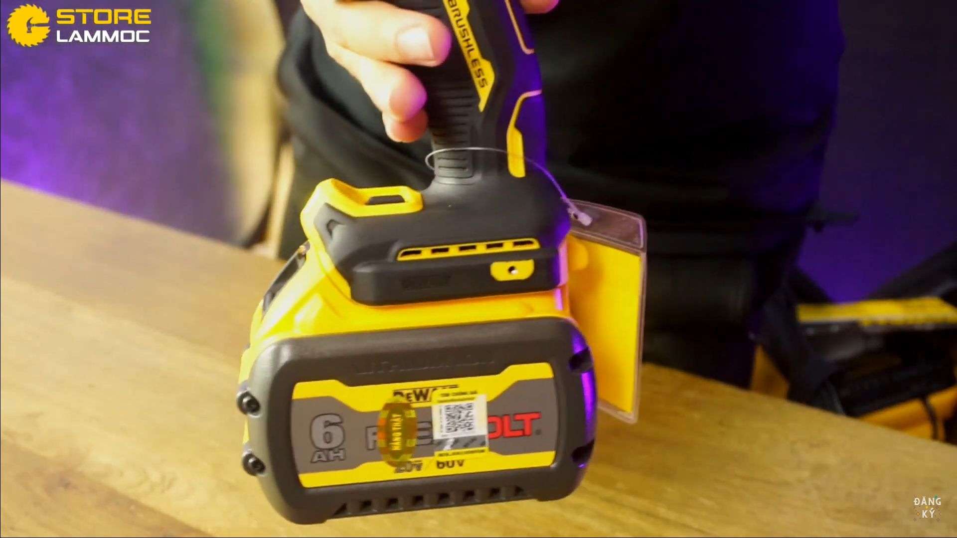 Pin của DEWALT DCD999T1