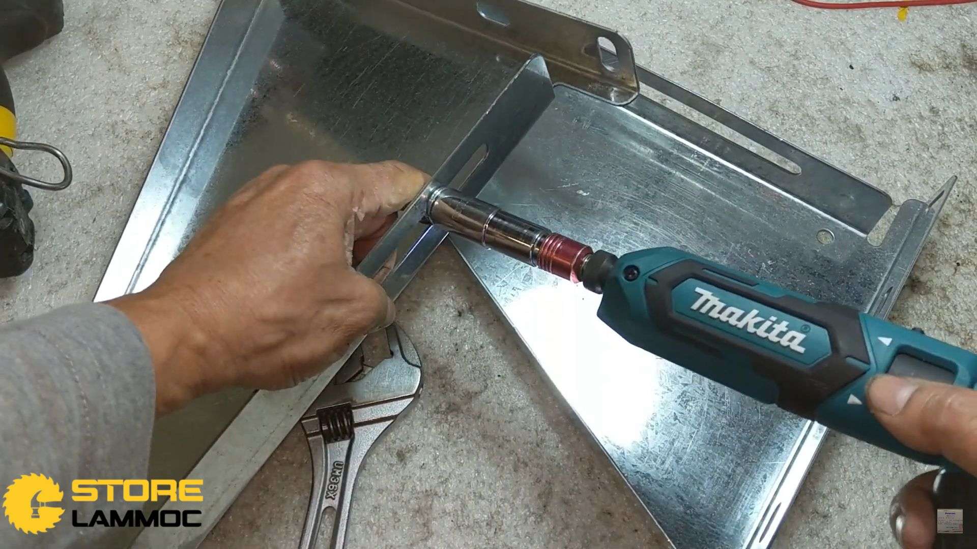 Máy Vặn Vít TD022 từ Makita: Sự Kết Hợp Hoàn Hảo giữa Công Nghệ và Tiện Ích