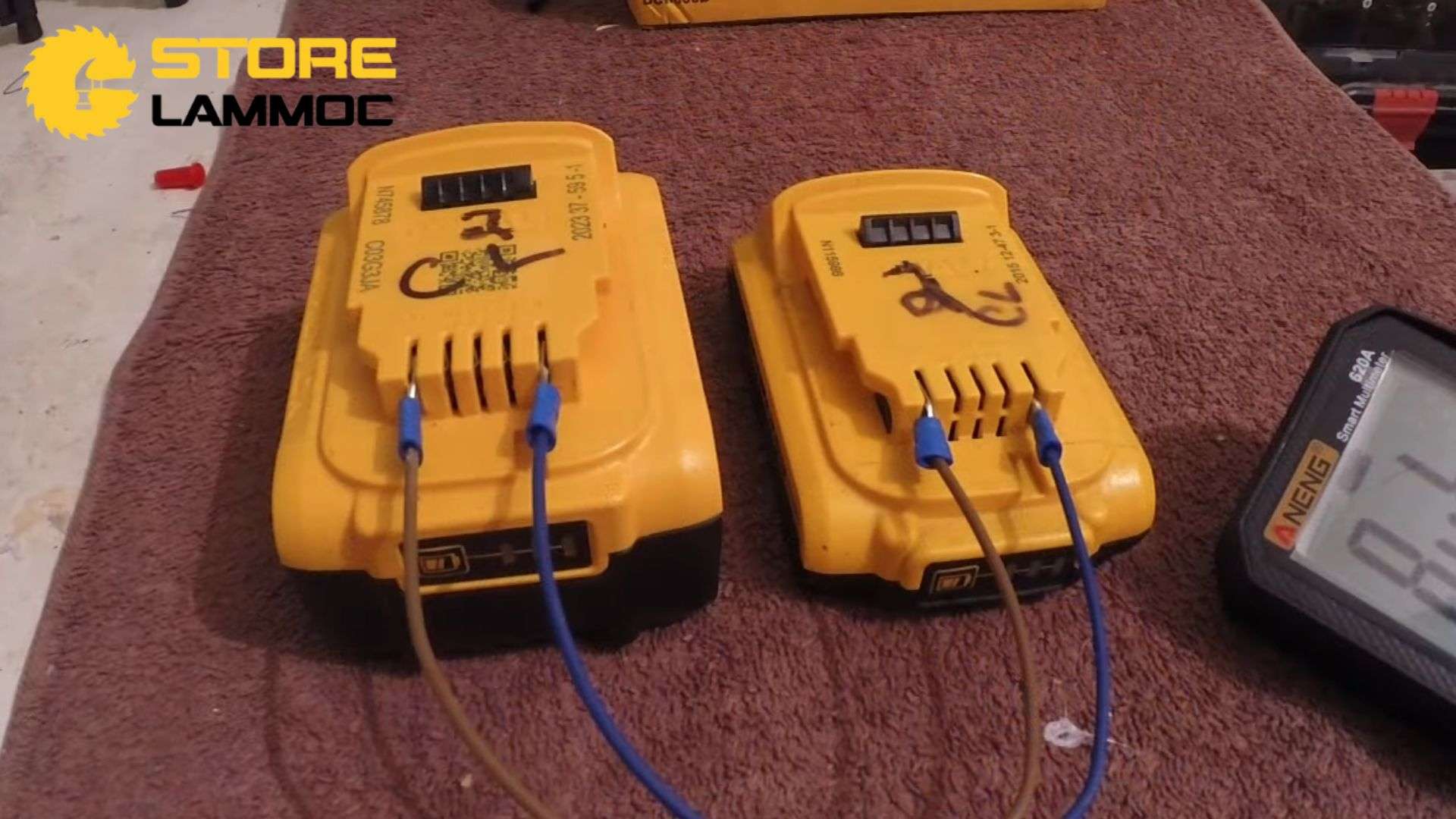 Reset pin DeWALT