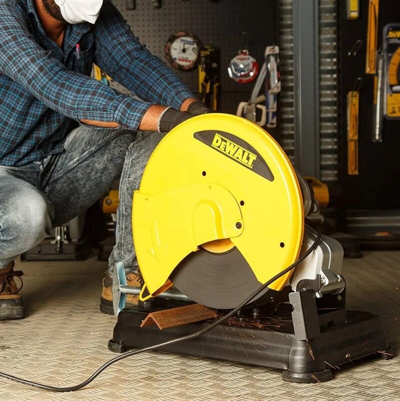  máy cắt sắt Dewalt động cơ mạnh mẽ