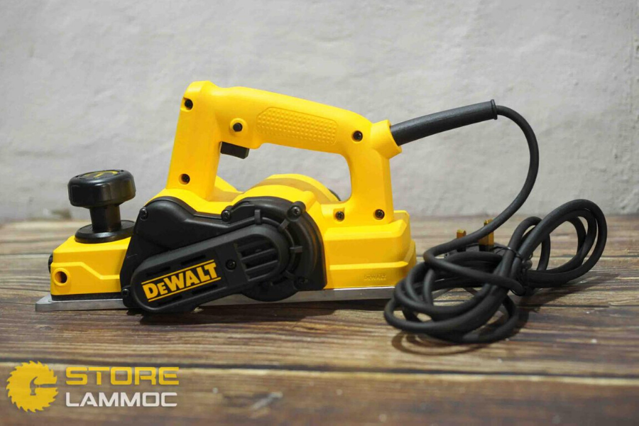 Máy Bào Gỗ DeWALT D26676 