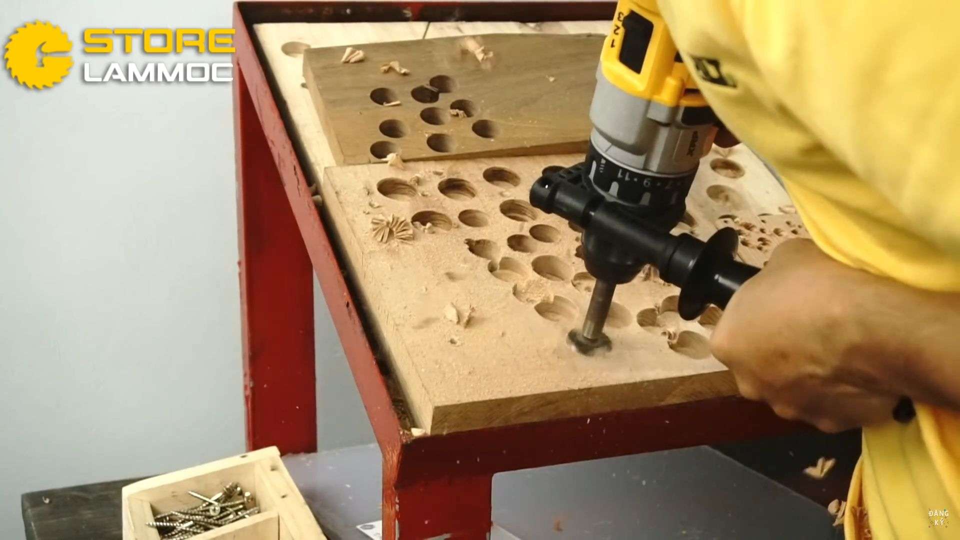 Thử nghiệm máy khoan pin DeWALT DCD791