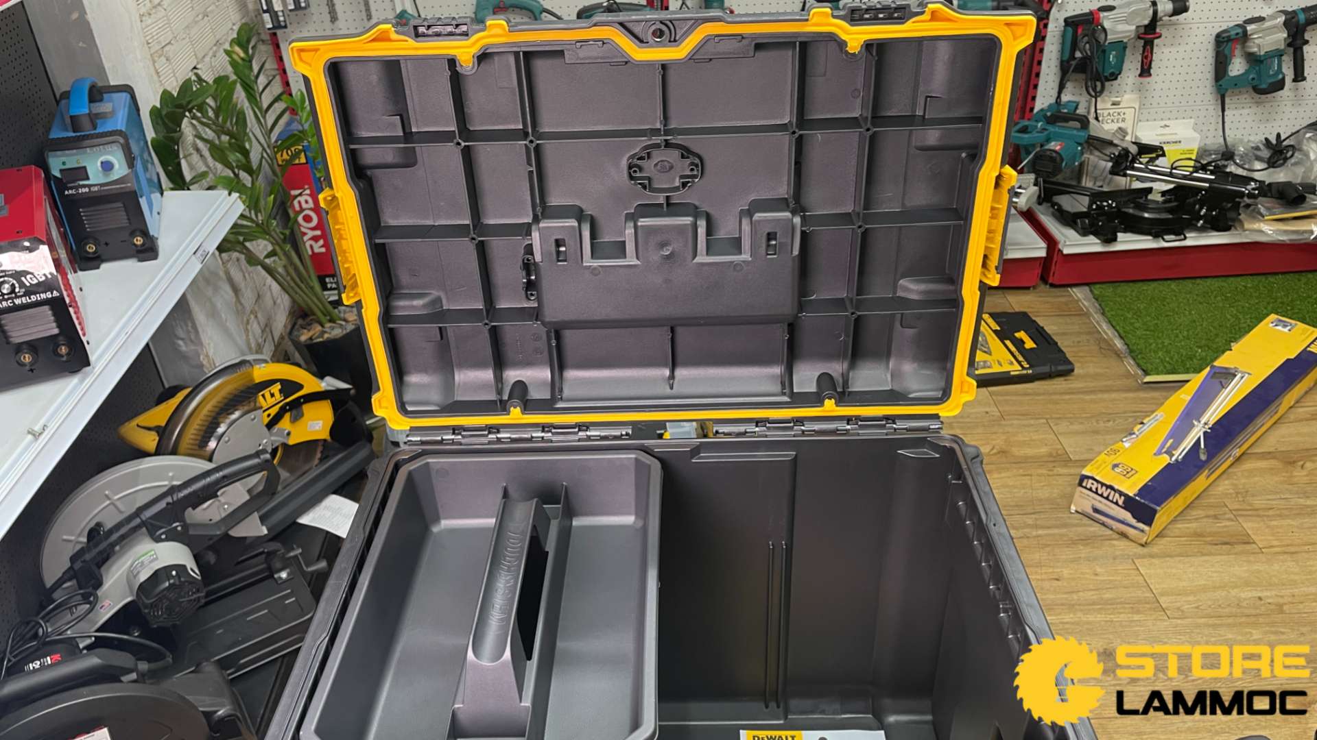 Thùng đựng đồ nghề Dewalt DWST83342-1 ToughSystem 2.0 chuẩn IP65 55.4cm