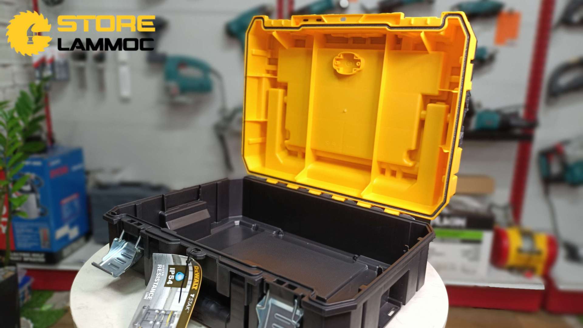Khả Năng Chống Nước Và Bụi bằng ron quanh nắp thùng Dewalt