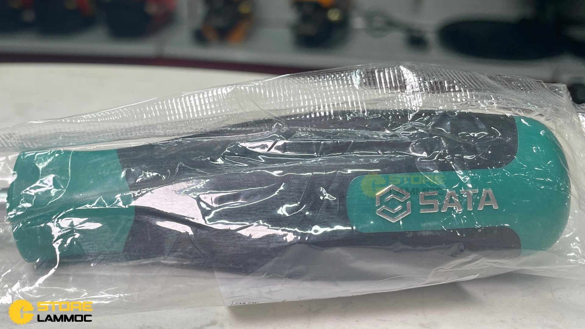 Tua vít chữ T đầu chữ thập 3x150mm Sata 63516