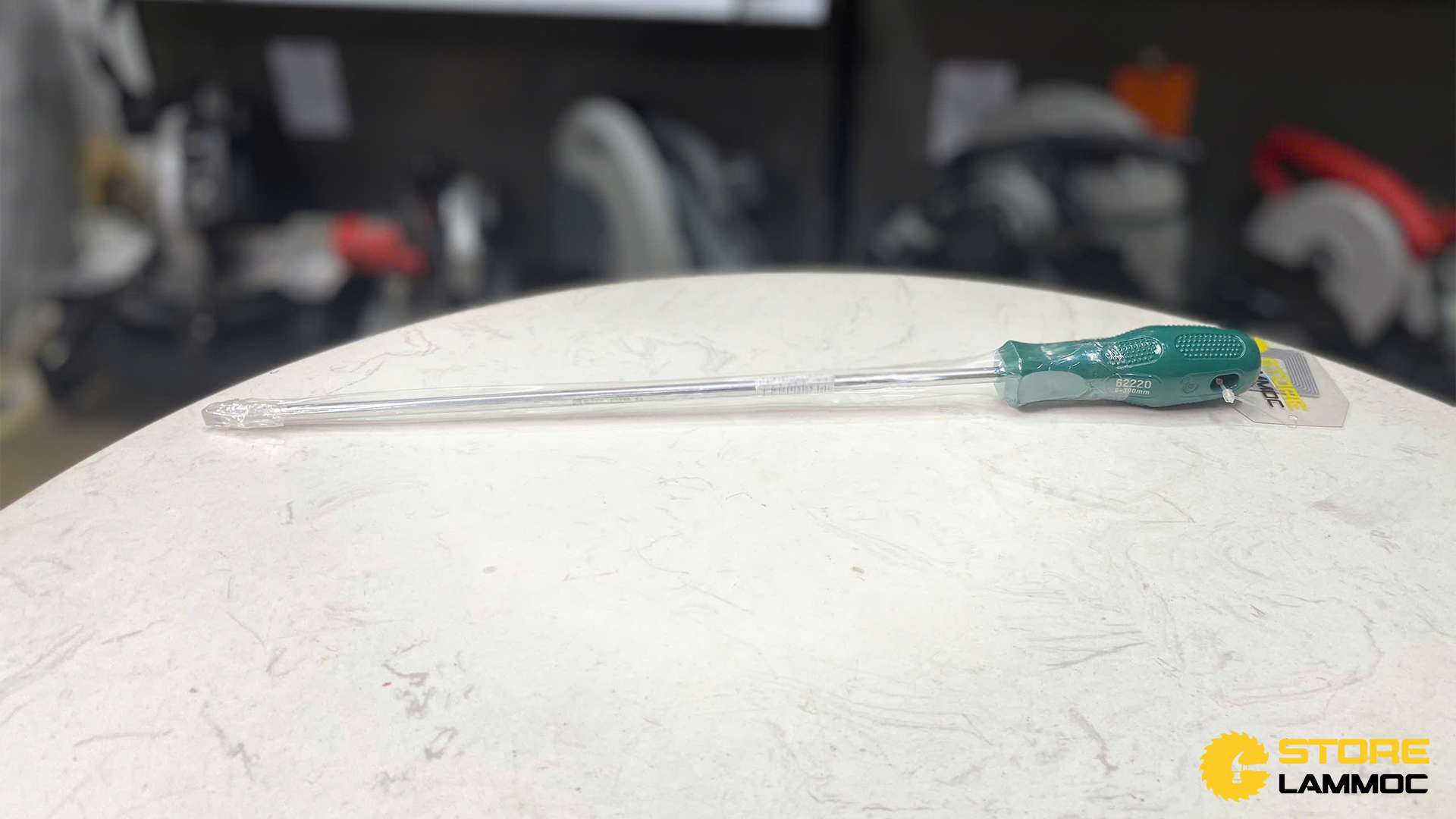 Tua vít đầu dẹp 6x401mm Sata 62220