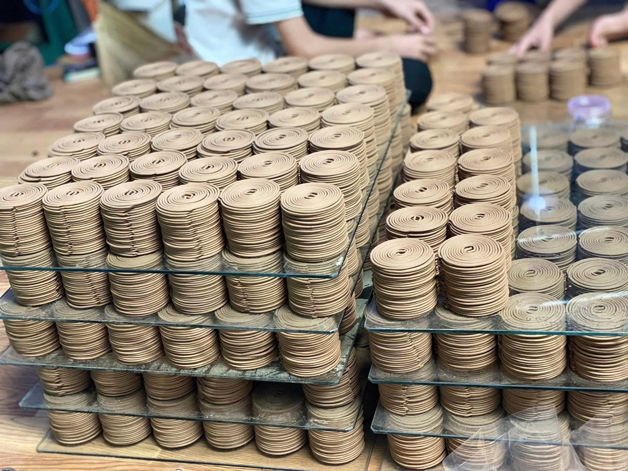 Nhang Khoanh Trầm Hương – Tinh Hoa Tự Nhiên Cho Không Gian An Lành