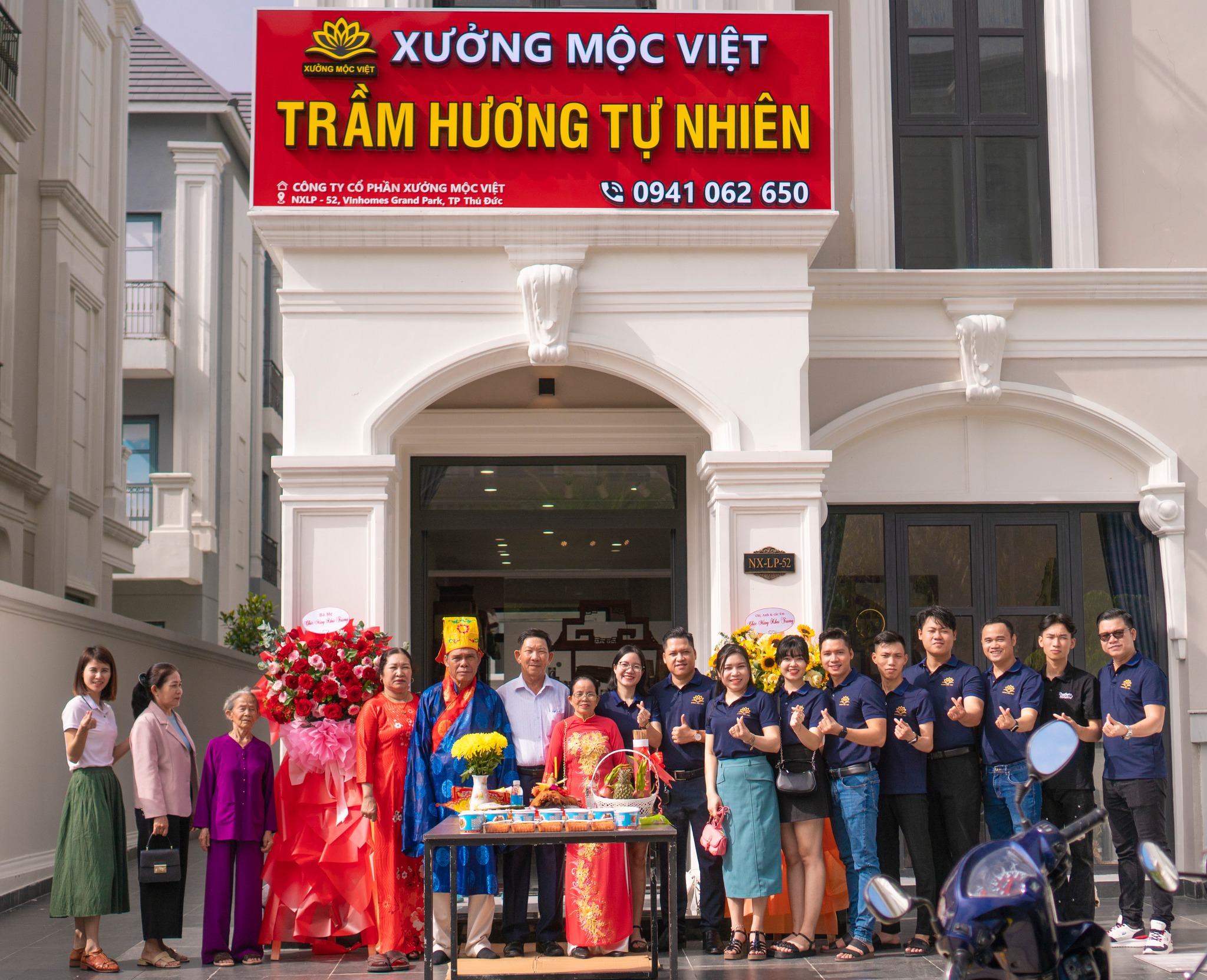 KHAI TRƯƠNG SHOWROOM TRẦM HƯƠNG XƯỞNG MỘC VIỆT TẠI VINHOMES GRAND PARK
